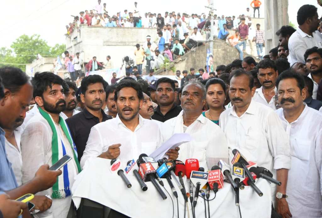YS Jagan at Rentapalla
