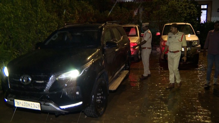 YS Jagan vehicle