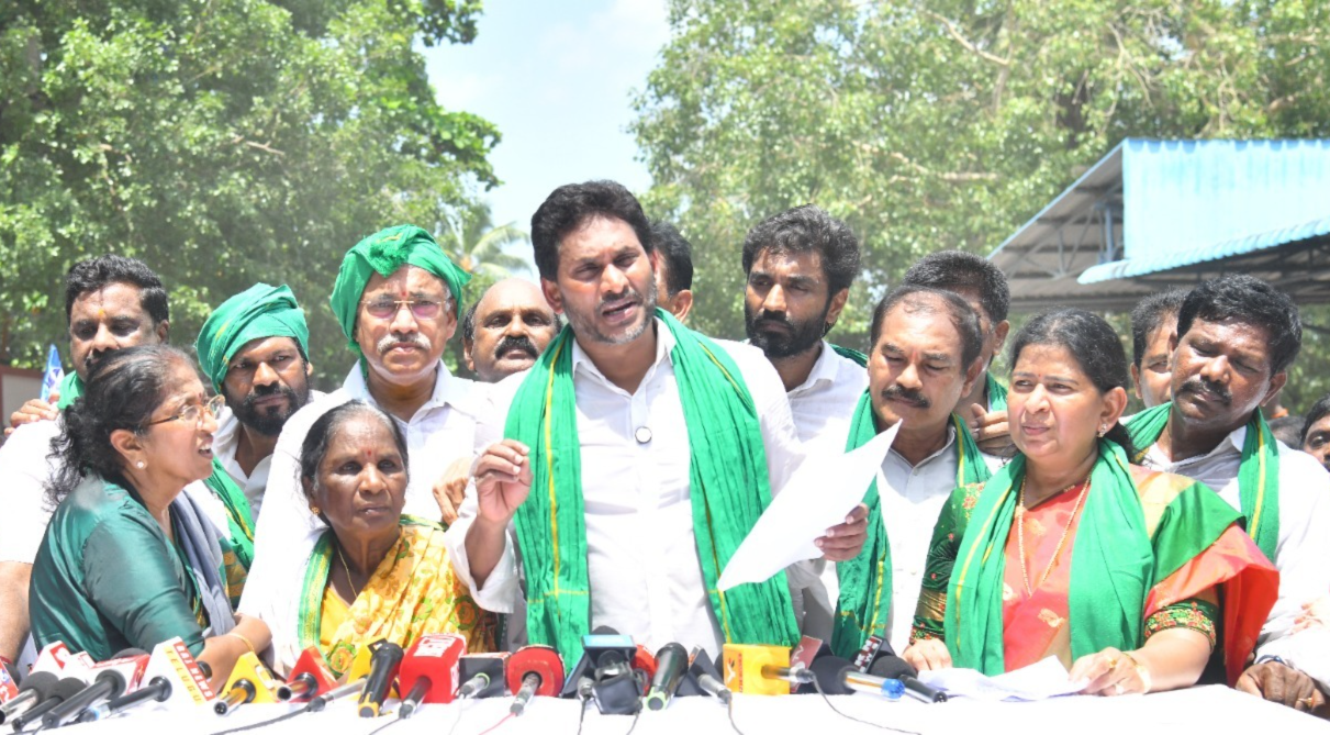 YS Jagan in Devarapalli: